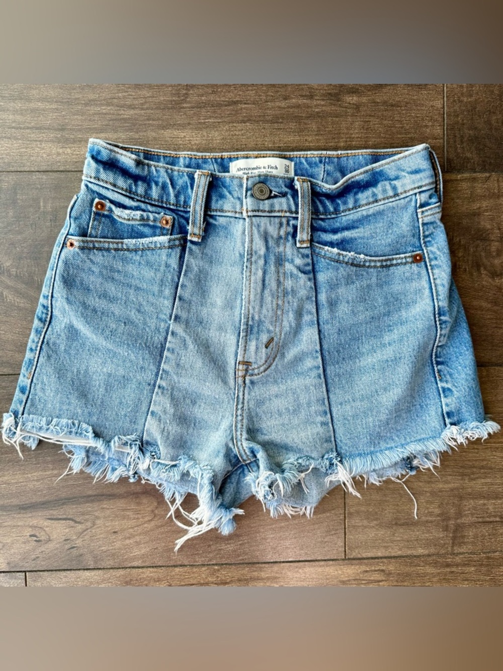Abercrombie & Fitch Two-Tone High Rise Mom Shorts Blue Denim -Size 24 - Raw Hem